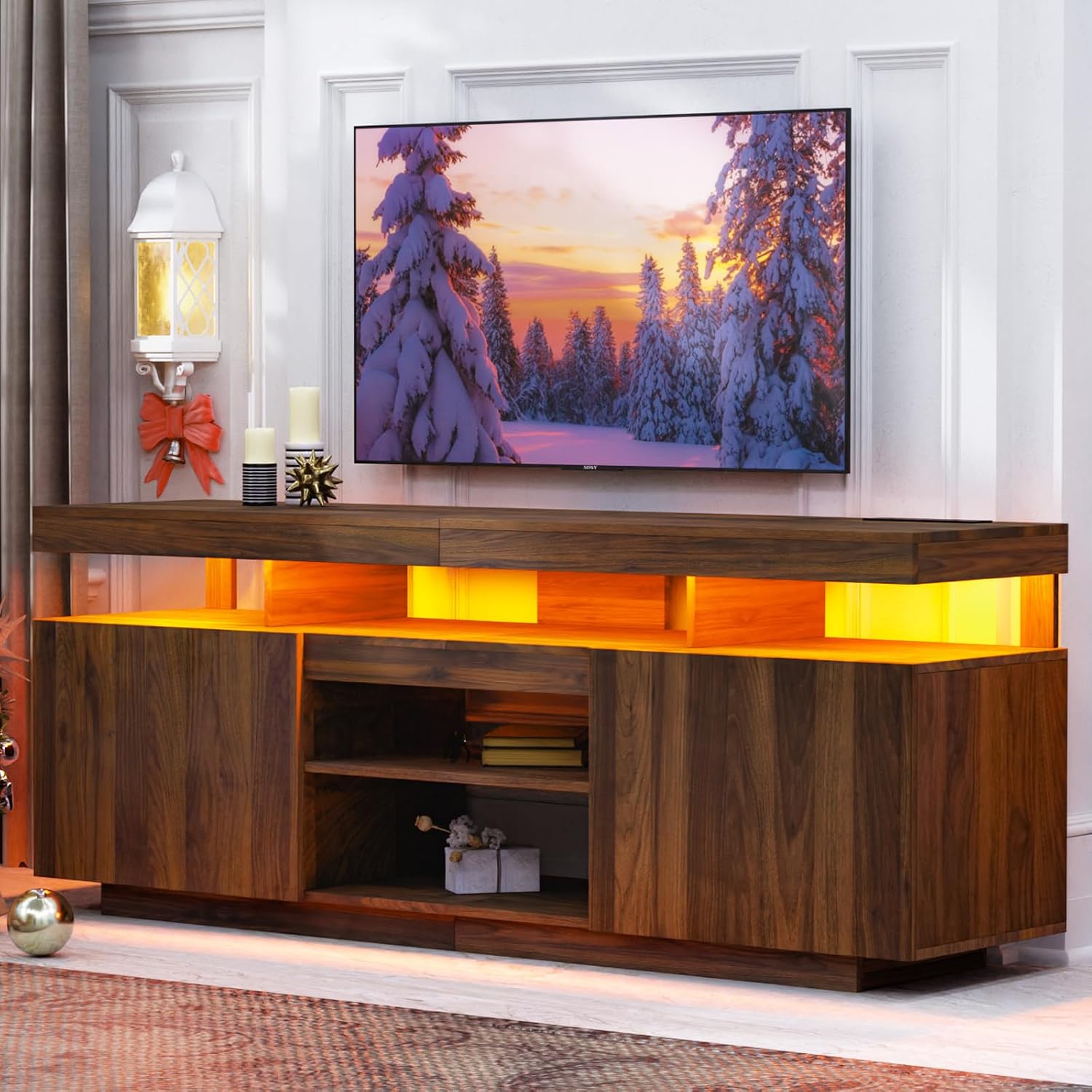 Gaming Console Cabinet - 電源コンセントとLEDライト付きLEDテレビスタンド、エンターテインメントセンター収納キャビネット、55～70インチテレビ用リビングルームゲームコンソール